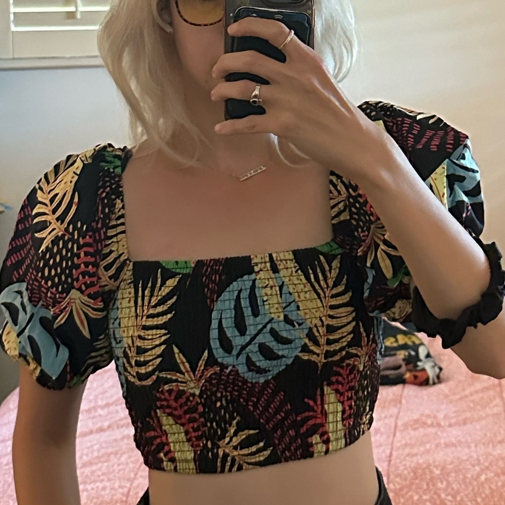 Colorful Leaf Print Puffy Shoulder Crop Top